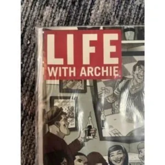 Vintage Comic Book Bundle – DC Aquaman, Madame Xanadu, and Archie Varients - Picture 11 of 16